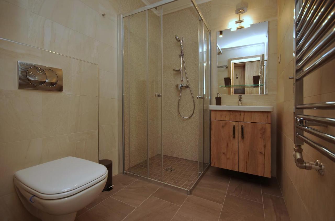 Almasy Apartmanhaz Gyula Exterior photo