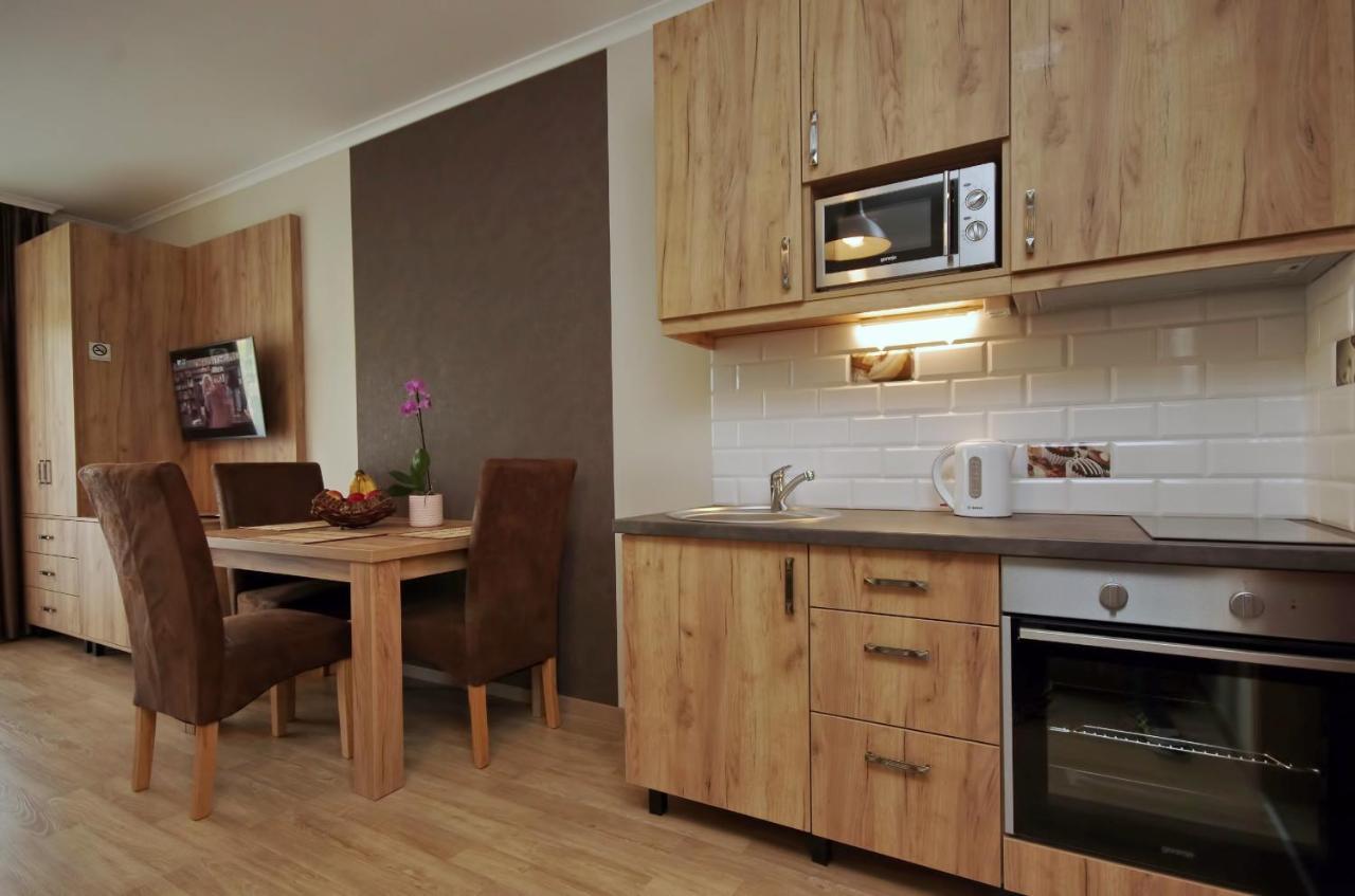Almasy Apartmanhaz Gyula Exterior photo