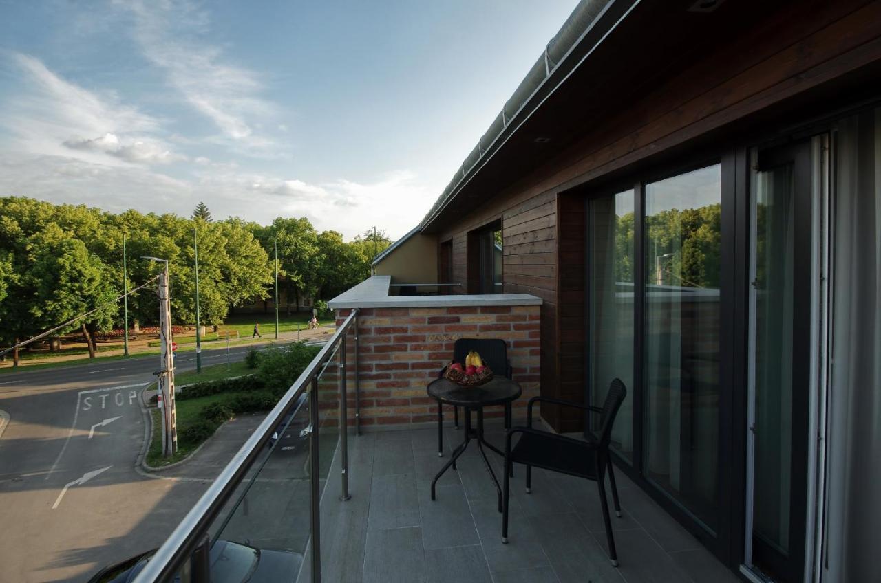 Almasy Apartmanhaz Gyula Exterior photo