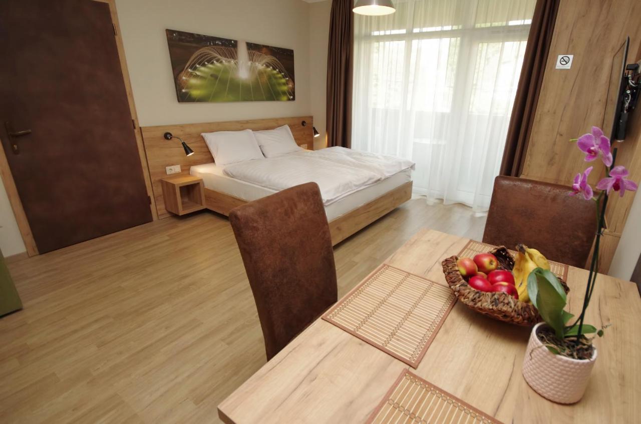 Almasy Apartmanhaz Gyula Exterior photo