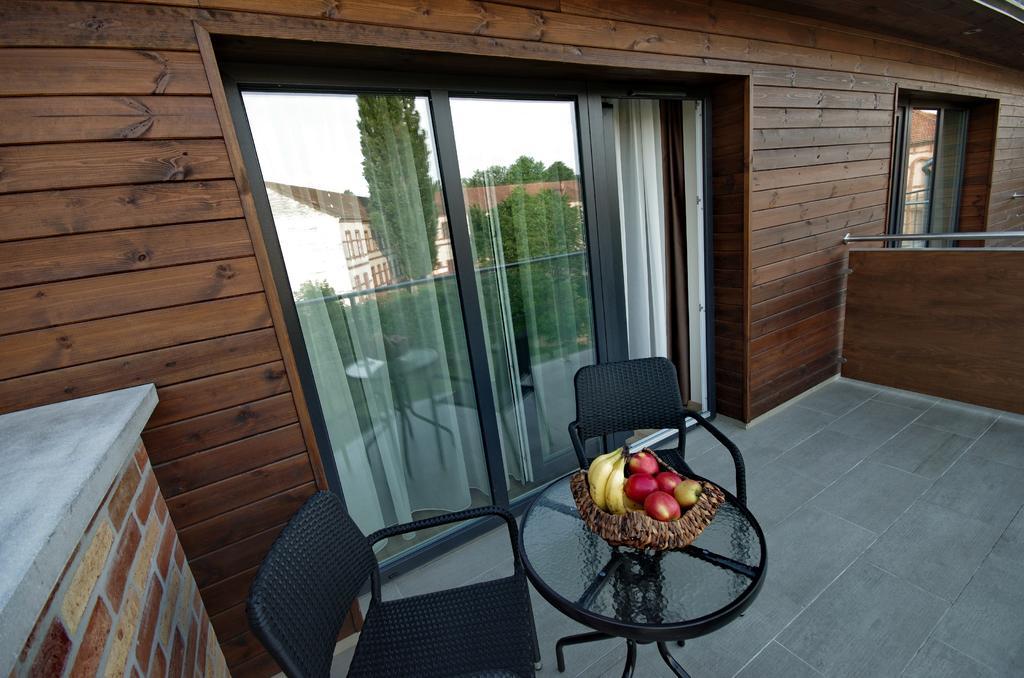 Almasy Apartmanhaz Gyula Exterior photo