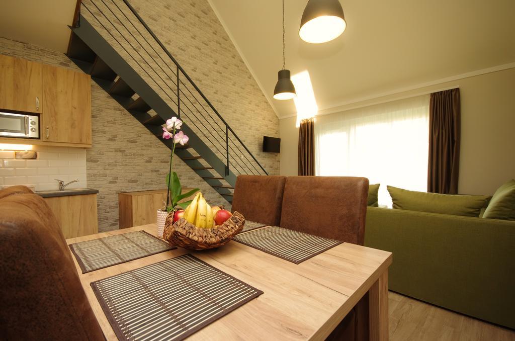 Almasy Apartmanhaz Gyula Exterior photo