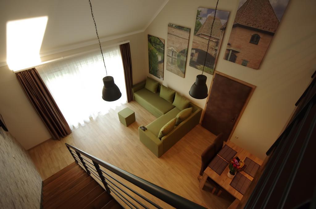 Almasy Apartmanhaz Gyula Exterior photo