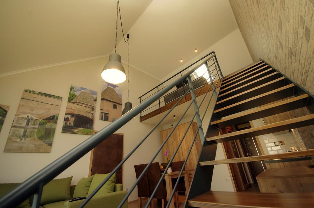 Almasy Apartmanhaz Gyula Exterior photo