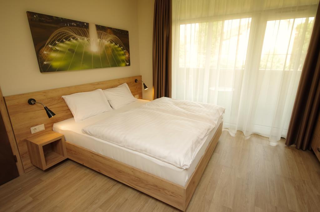 Almasy Apartmanhaz Gyula Exterior photo