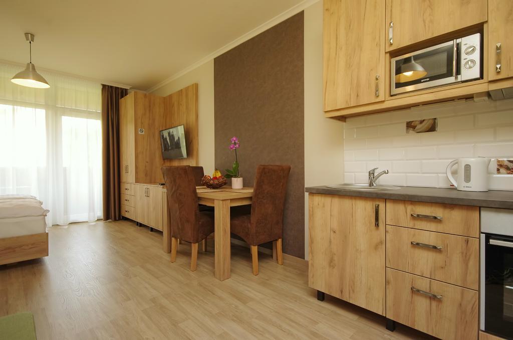 Almasy Apartmanhaz Gyula Exterior photo